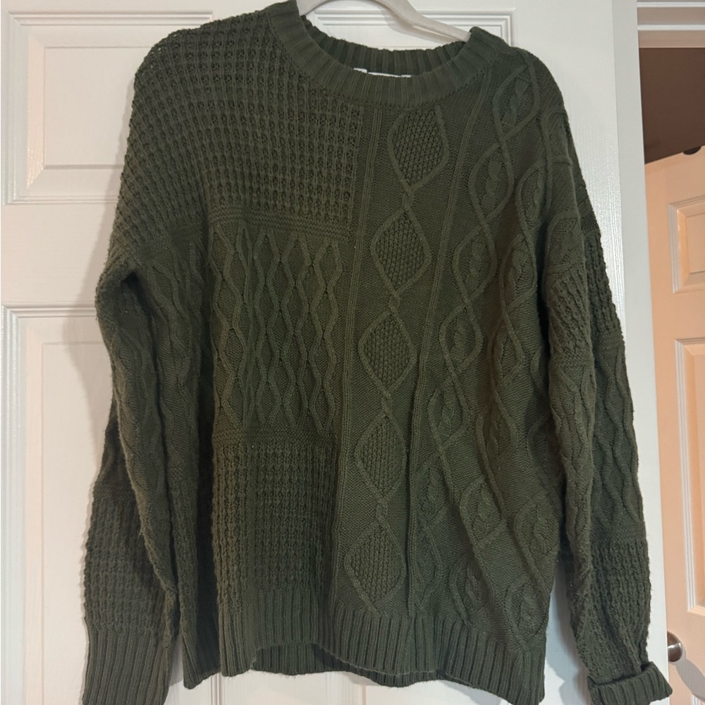 Time and Tru Dark Green Knit Sweater